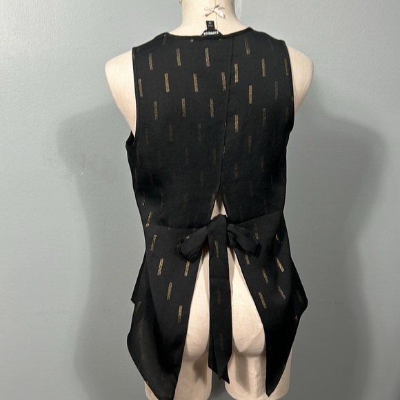 Express Black Satin Gold Shimmer Print Sleeveless Back Tie Top Blouse size XS - Picture 1 of 16
